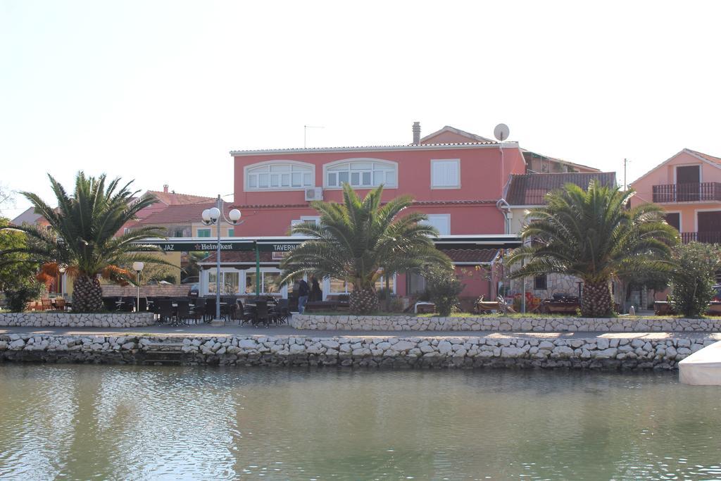 The White House Croatia Apartment Bibinje Bagian luar foto